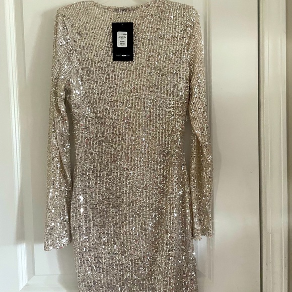Fashion Nova Dresses & Skirts - Size medium sparkly stretchy long sleeve mini dress from fashion nova new